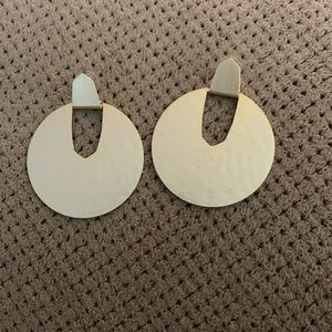 Kendra Scott Diane statement earrings in gold